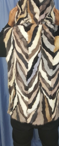 Henig Mink Vest with Hood - Picture 5 of 8